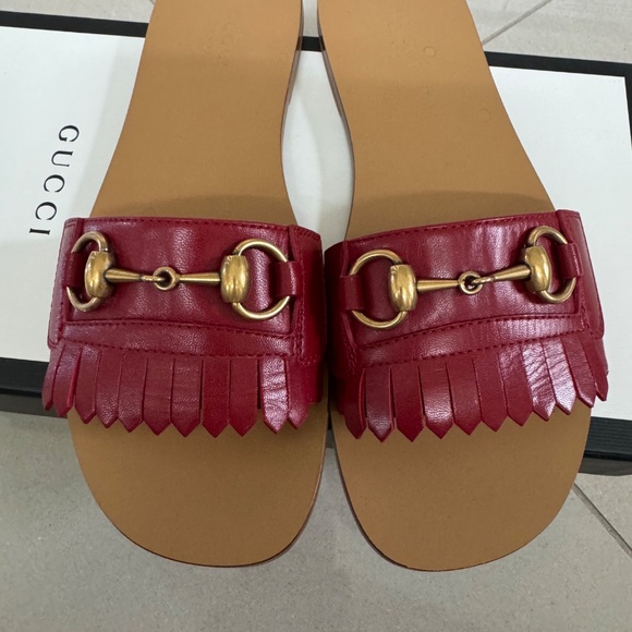Gucci Varadero Horsebit Fringed red leather sandals/slides size 38-NIB - Picture 2 of 9